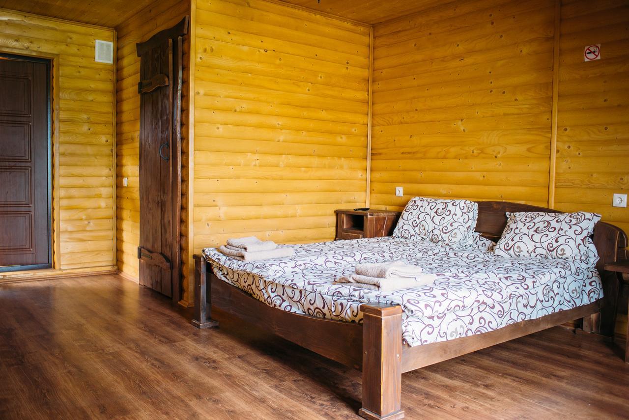 Zarichna Hotell Drohobytj Exteriör bild