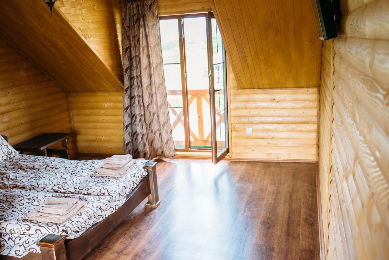 Zarichna Hotell Drohobytj Exteriör bild